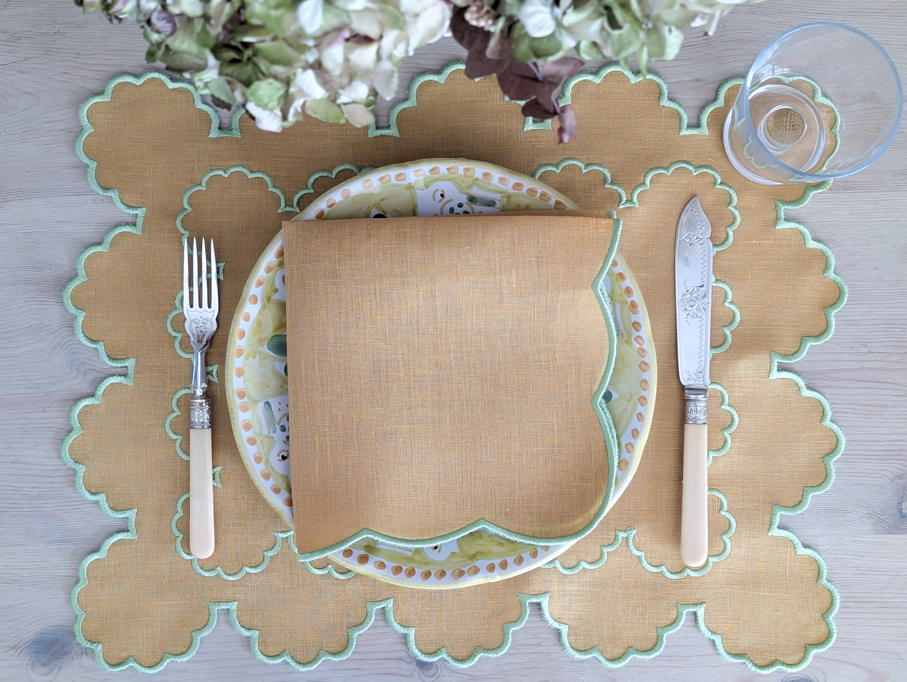 VAL DE LOIRE mostaza: Set de individual y servilletas ondas