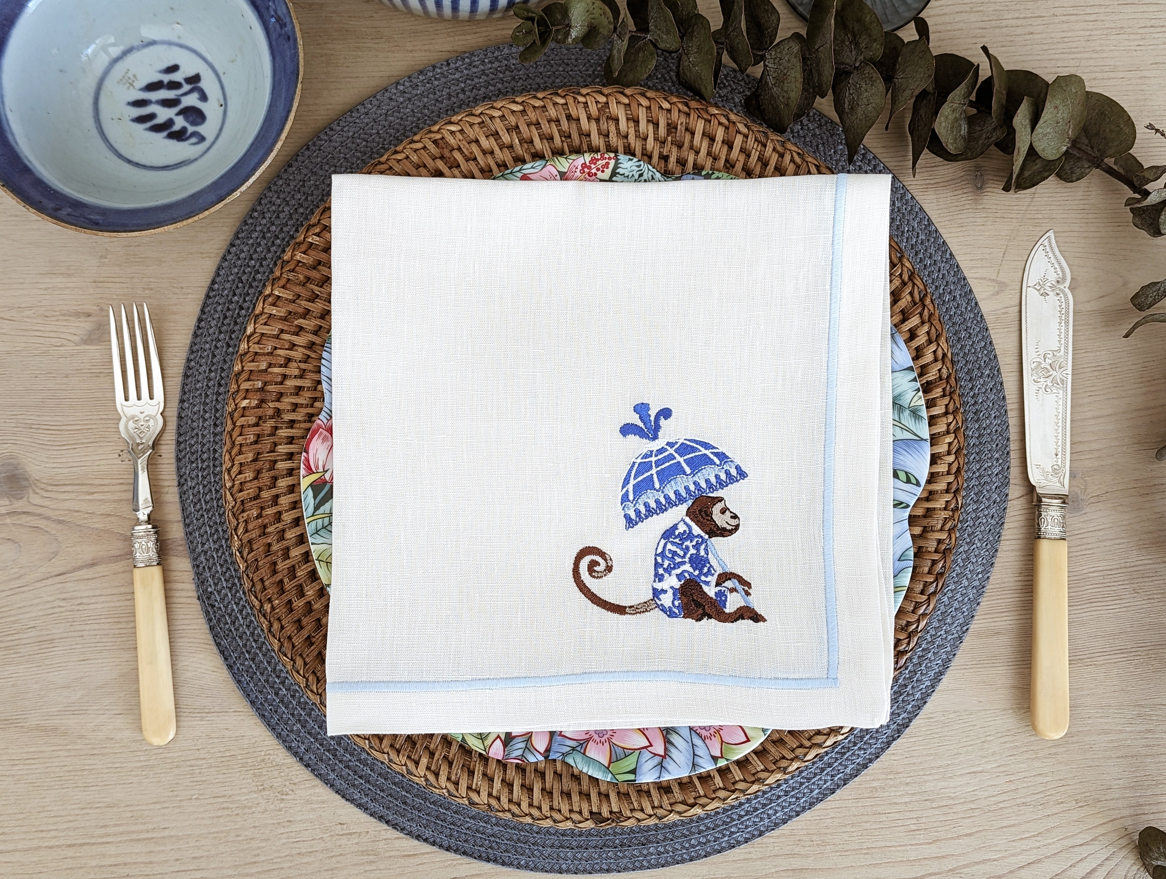 BLUE MONKEY: Blue monkey linen napkin (pack of 4)