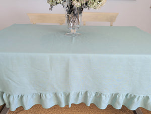 ST. MORITZ aqua green: Ruffled linen tablecloth 
